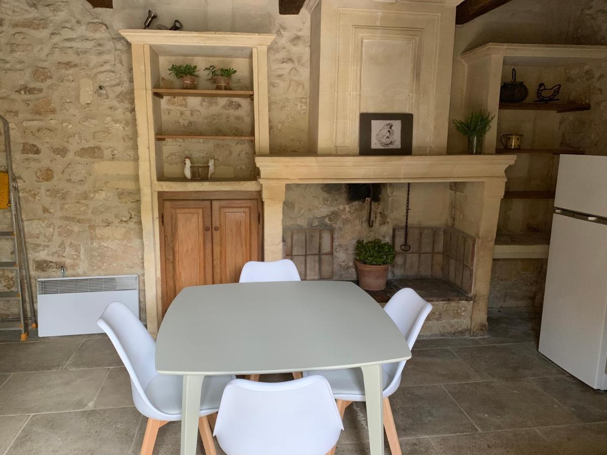 Gite De La Tour Des Abbes Fontvieille Exteriör bild